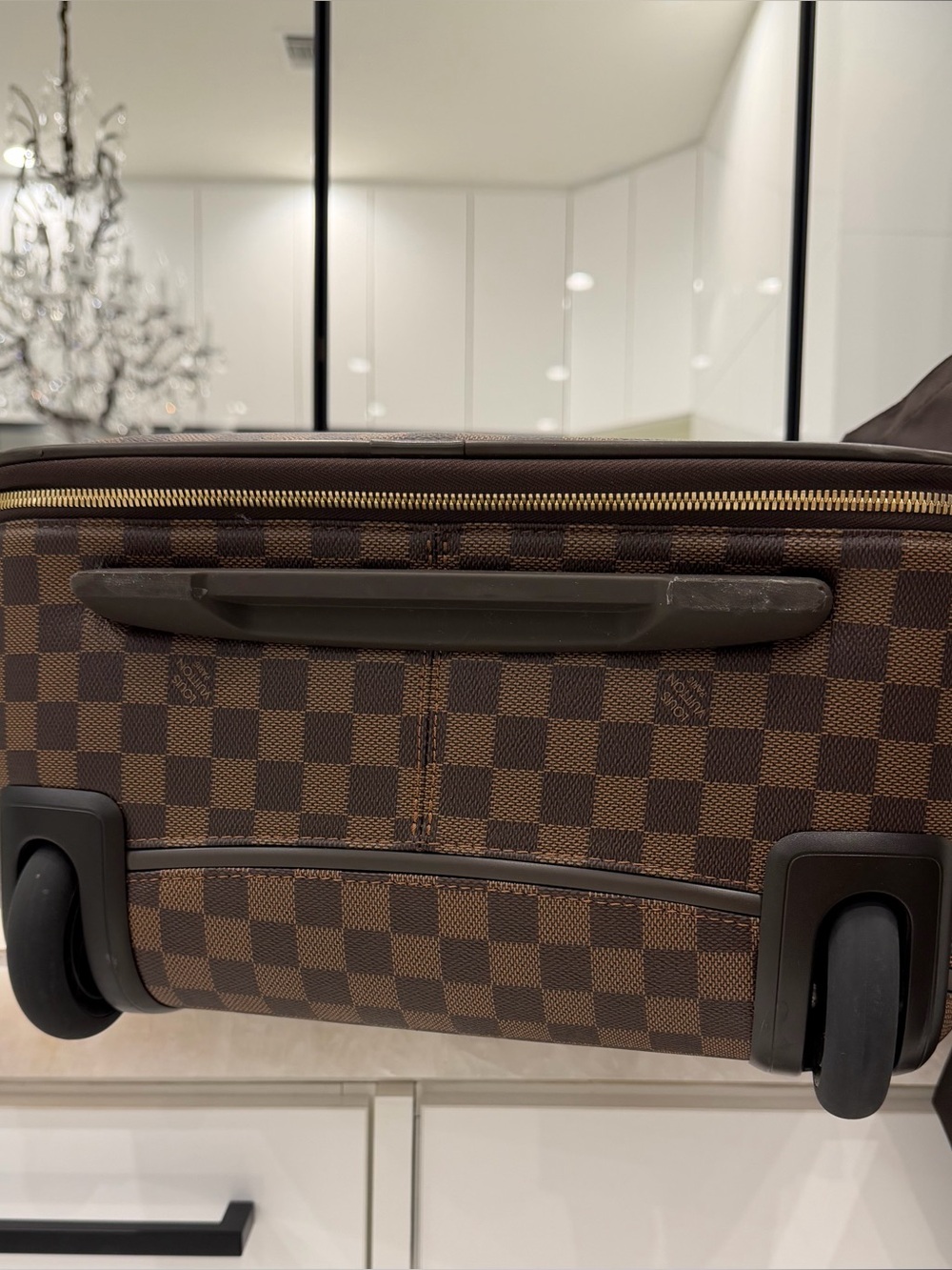 Louis Vuitton Brown Checkered Rolling Carry-On with Gold Hardware - Picture 8 of 9